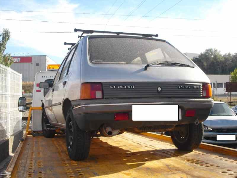 peugeot 205 berlina del año 1988