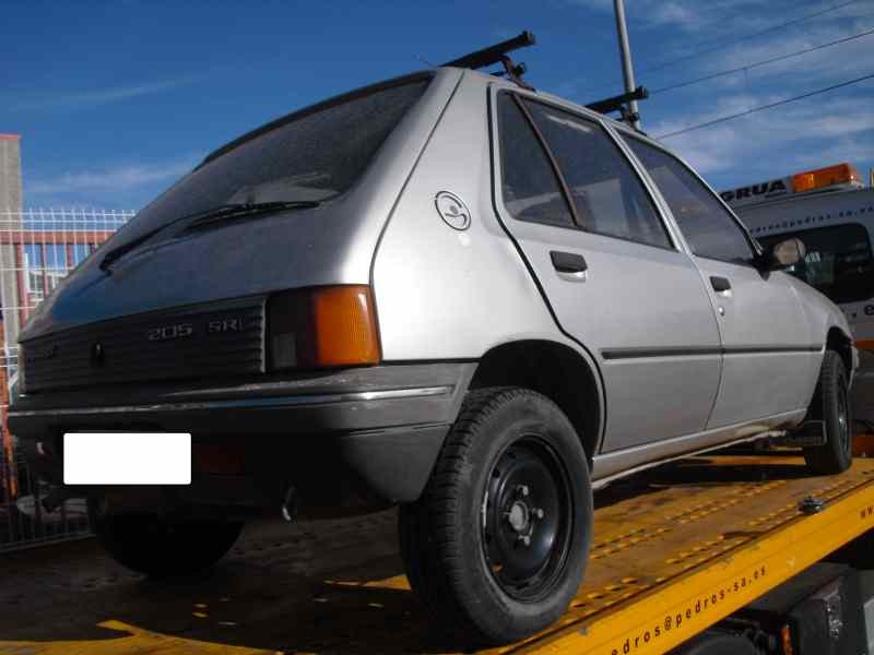 peugeot 205 berlina del año 1988