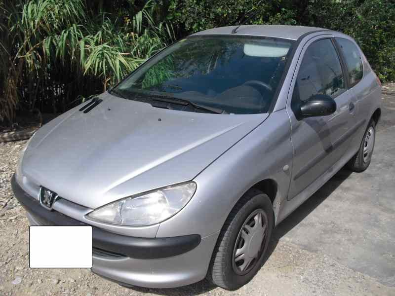 peugeot 206 berlina del año 2001