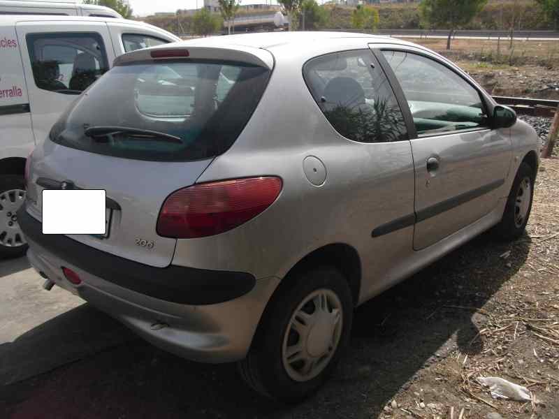 peugeot 206 berlina del año 2001