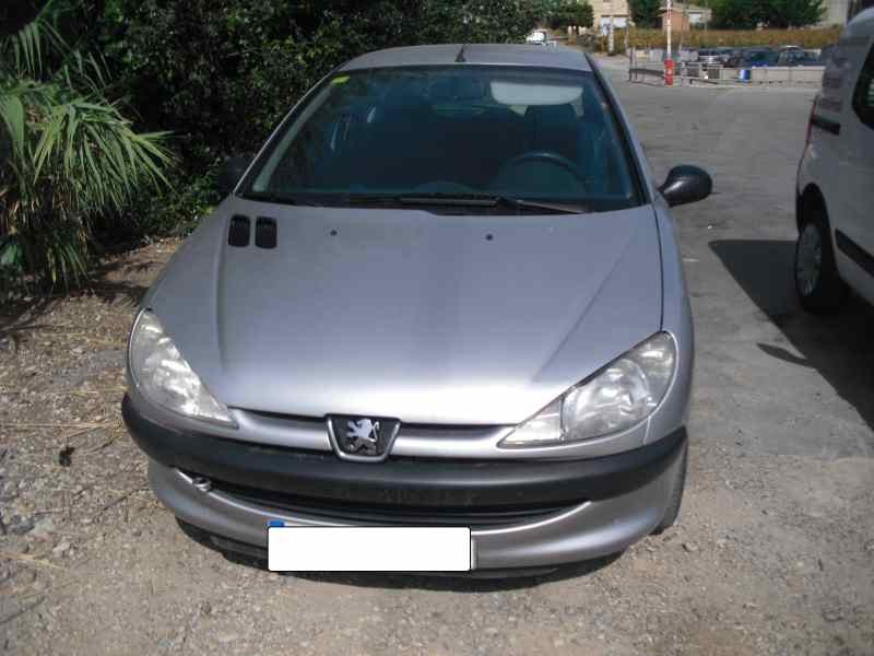 peugeot 206 berlina del año 2001