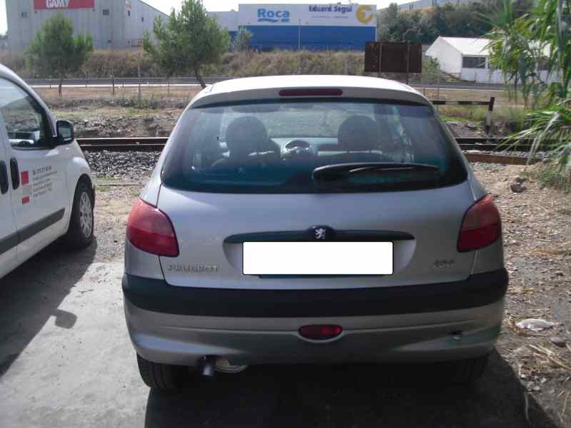peugeot 206 berlina del año 2001