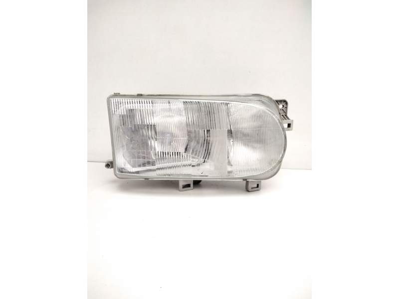 Recambio de faro derecho para nissan serena (c23) 2.0 d (kvjc23) referencia OEM IAM 260109C108 NISSAN 67626060