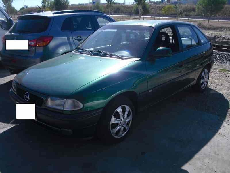 opel astra f berlina del año 1996