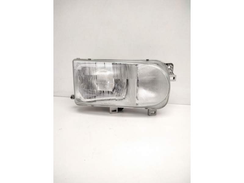 Recambio de faro derecho para nissan serena (c23) 2.0 d (kvjc23) referencia OEM IAM 260109C108 NISSAN 67626060