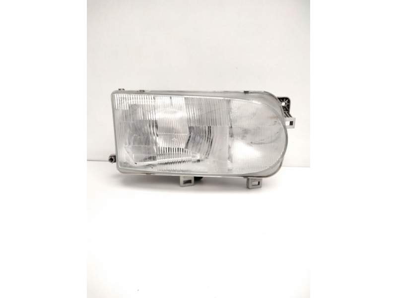 Recambio de faro derecho para nissan serena (c23) 2.0 d (kvjc23) referencia OEM IAM 260109C108 NISSAN 67626060