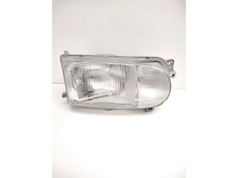 Recambio de faro derecho para nissan serena (c23) 2.0 d (kvjc23) referencia OEM IAM 260109C108 NISSAN 67626060