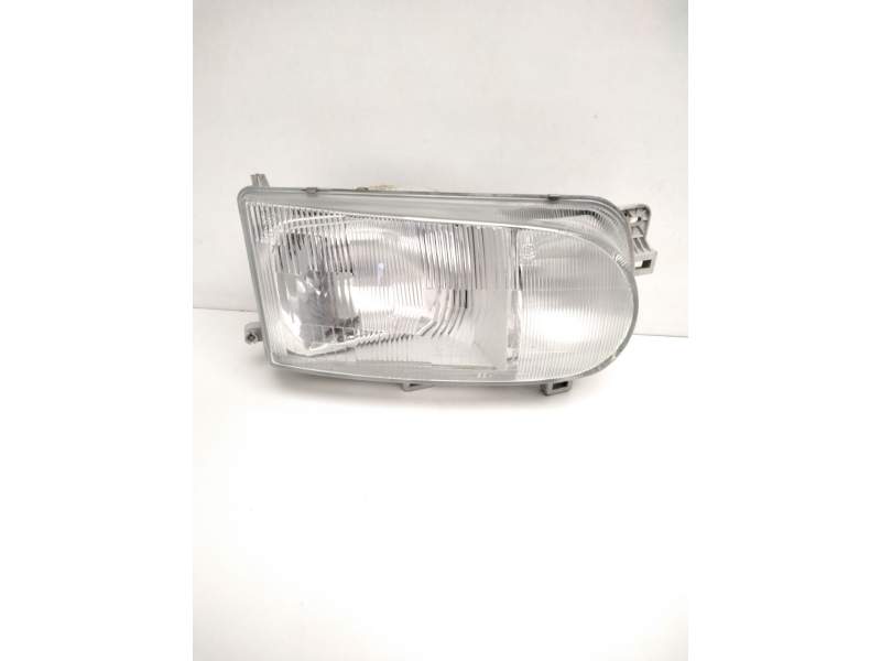 Recambio de faro derecho para nissan serena (c23) 2.0 d (kvjc23) referencia OEM IAM 260109C108 NISSAN 67626060