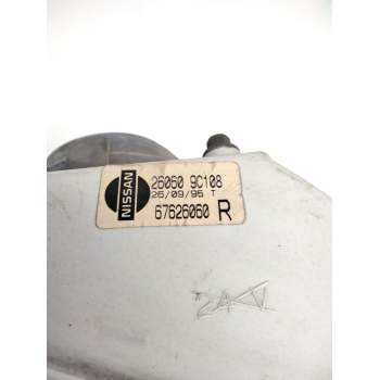 Recambio de faro derecho para nissan serena (c23) 2.0 referencia OEM IAM 260609C108 NISSAN 67626060