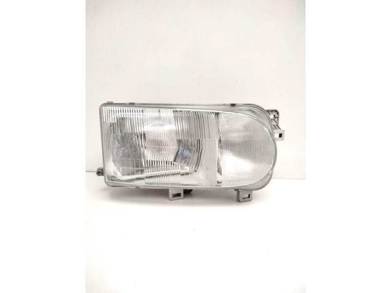 Recambio de faro derecho para nissan serena (c23) 2.0 d (kvjc23) referencia OEM IAM 260609C108 NISSAN 67626060