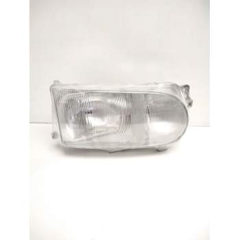 Recambio de faro derecho para nissan serena (c23) 2.0 referencia OEM IAM 260609C108 NISSAN 67626060