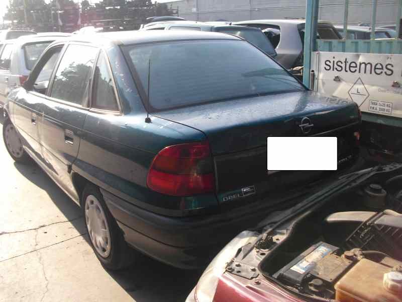 opel astra f berlina del año 1995