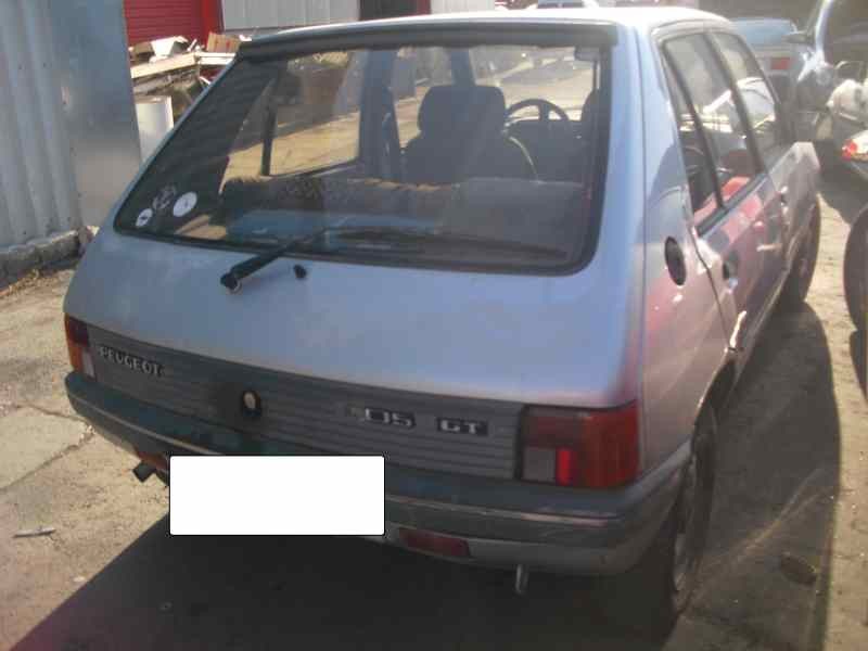peugeot 205 berlina del año 1986