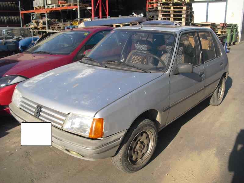 peugeot 205 berlina del año 1986