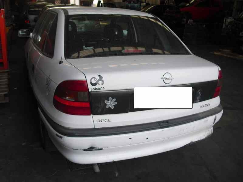opel astra f berlina del año 1995