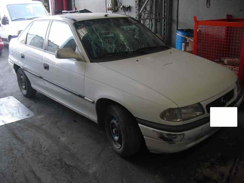 opel astra f berlina del año 1995
