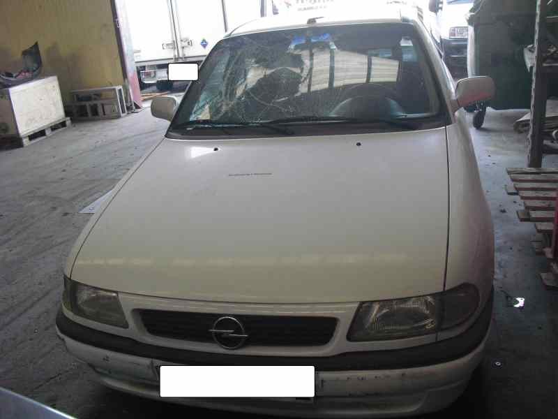 opel astra f berlina del año 1995