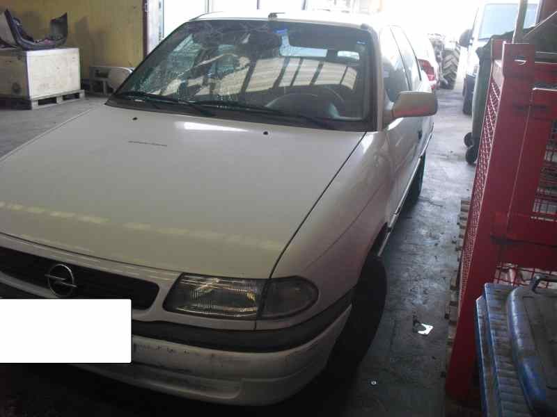 opel astra f berlina del año 1995