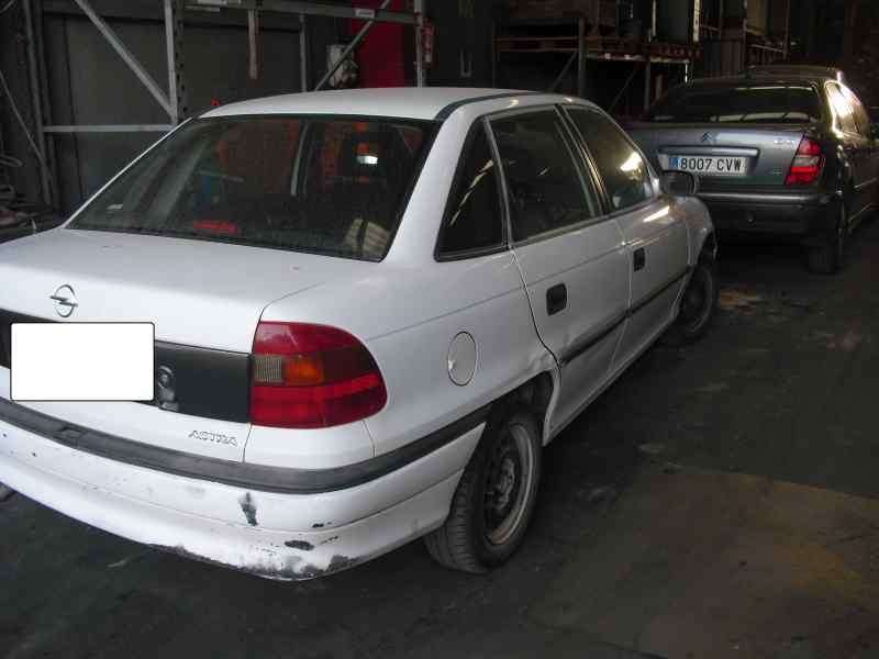 opel astra f berlina del año 1995