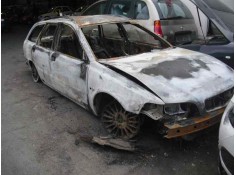 volvo v40 familiar del año 2000