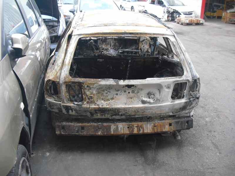 volvo v40 familiar del año 2000