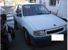 opel corsa a del año 1985