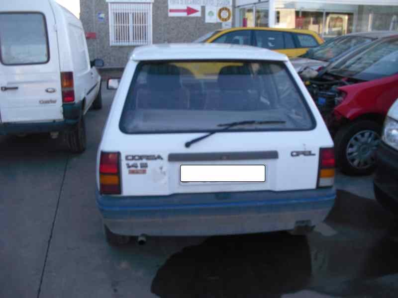 opel corsa a del año 1985