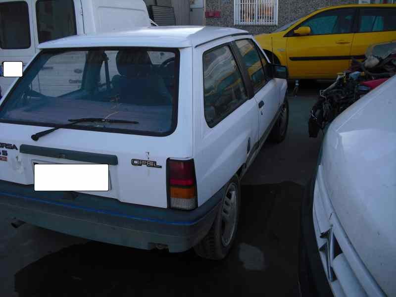 opel corsa a del año 1985