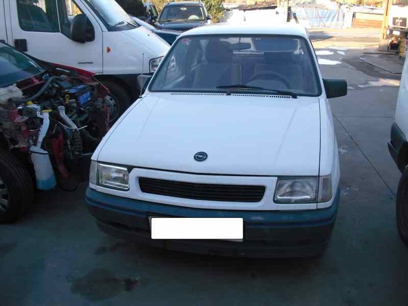 opel corsa a del año 1985