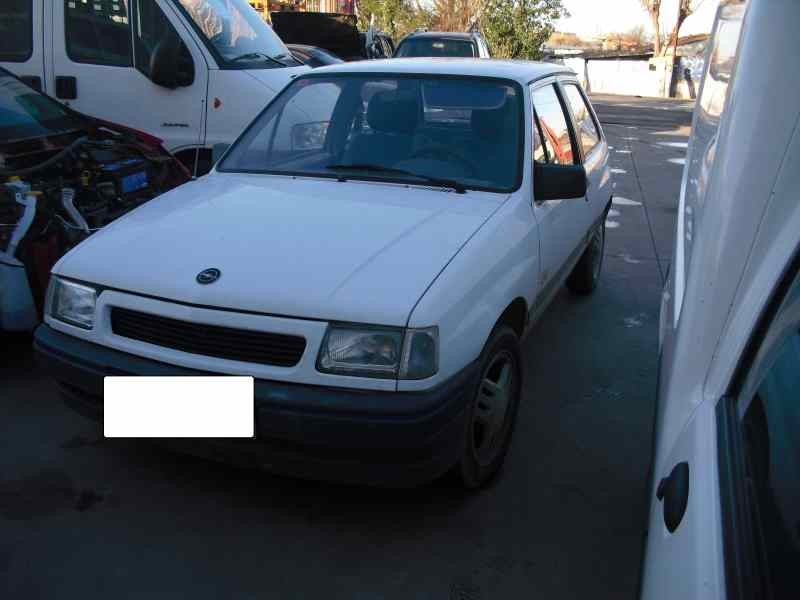 opel corsa a del año 1985