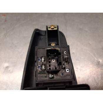 Recambio de mando elevalunas delantero izquierdo para kia cerato 1.6 lx familiar (5-ptas.) referencia OEM IAM 935702F100GW  
