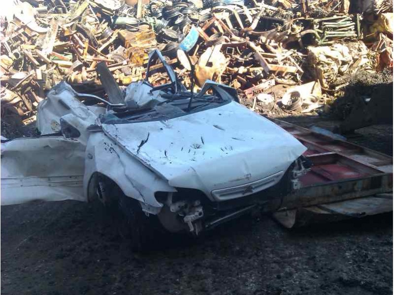 citroen xsara berlina del año 1999