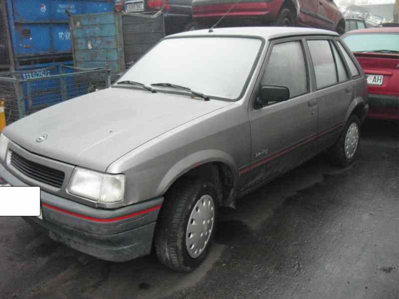 opel corsa a del año 1985
