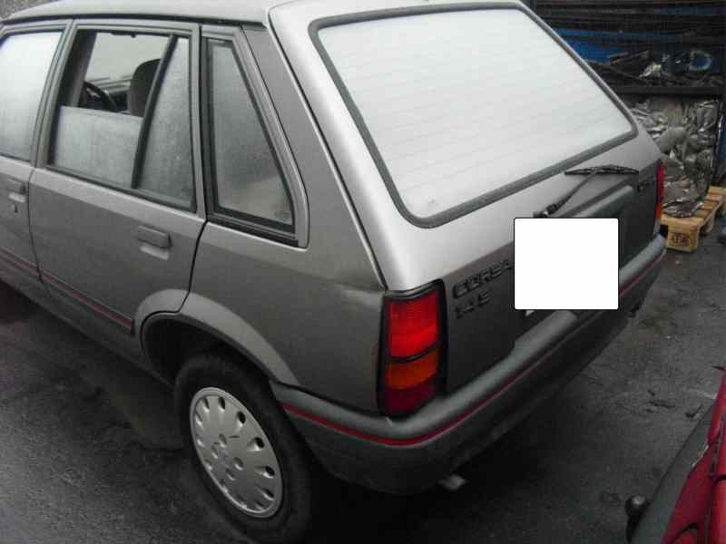 opel corsa a del año 1985