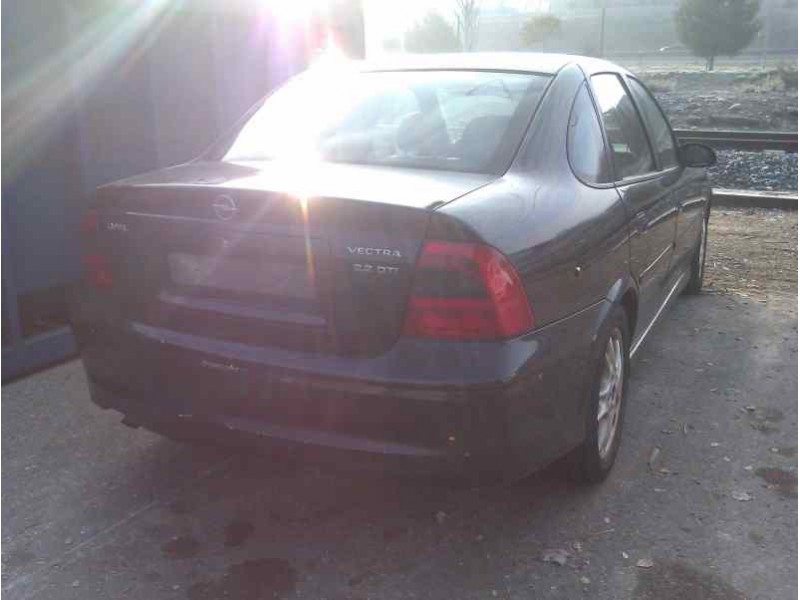 opel vectra b berlina del año 2000