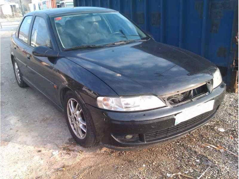 opel vectra b berlina del año 2000