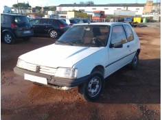 peugeot 205 berlina del año 1983