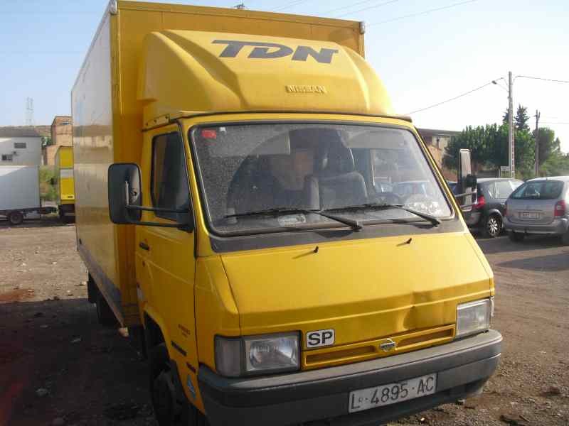 nissan trade 100 del año 1996