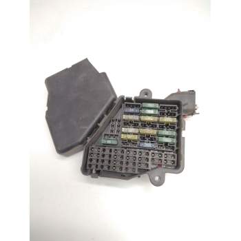 Recambio de caja fusibles para audi a4 avant (8e) 2.0 tdi referencia OEM IAM 8D1941824  