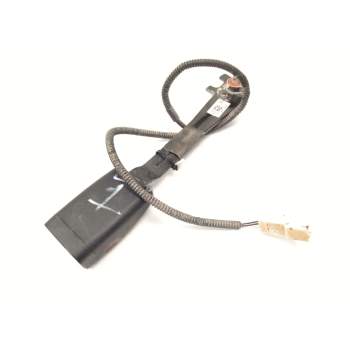 ENGANCHE DELANTERO IZQUIERDO 888303U201 