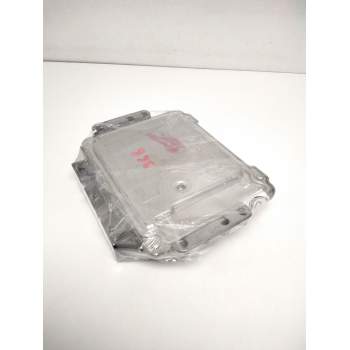 Recambio de centralita motor uce para renault megane ii berlina 5p referencia OEM IAM 0281011648 8200391966 8200514116