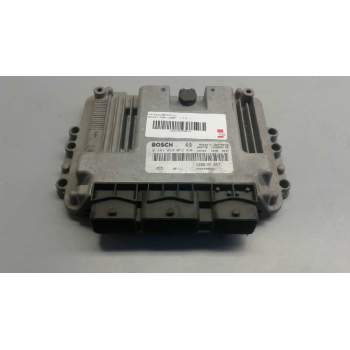 Recambio de centralita motor uce para renault trafic combi referencia OEM IAM 0281012052 8200398292 8200391957