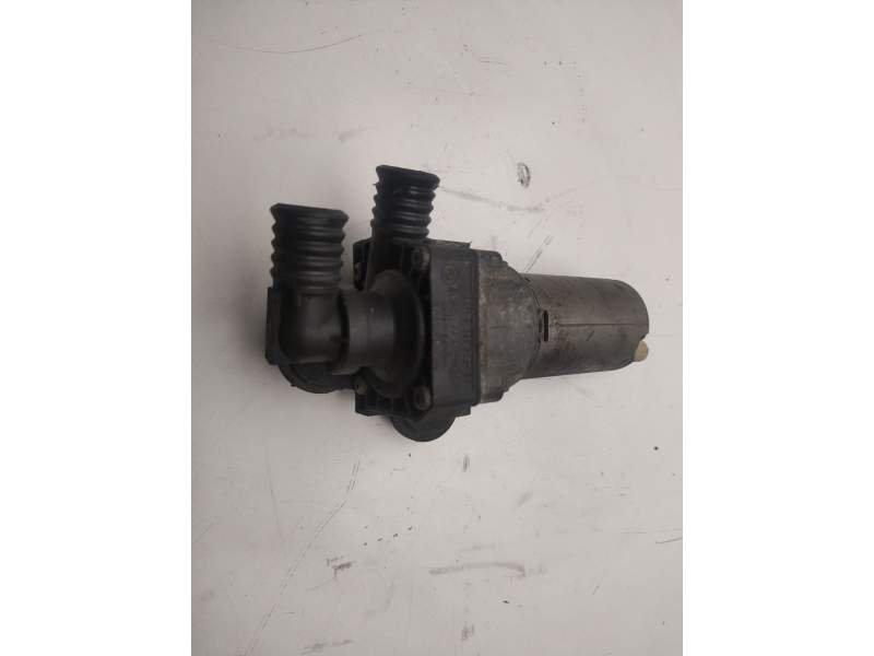 Recambio de bomba agua para bmw serie 3 berlina (e90) 2.0 16v diesel cat referencia OEM IAM 0392020068  