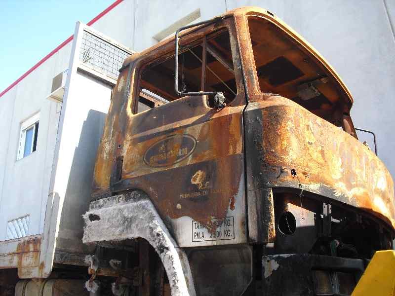 nissan trade 100 del año 1999