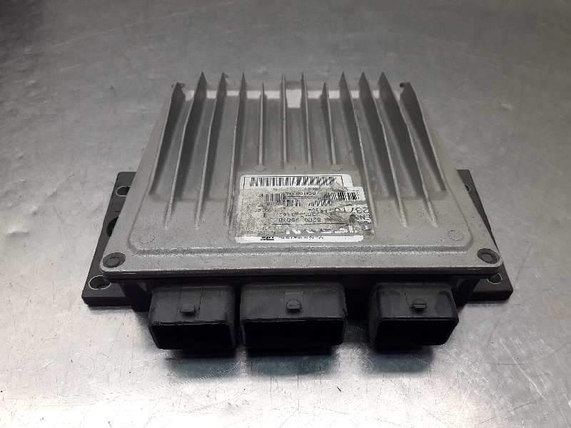 Recambio de centralita motor uce para renault clio iii referencia OEM IAM 8200399038 R0410B034A 