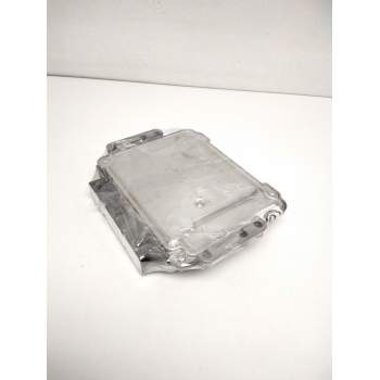 Recambio de centralita motor uce para renault megane ii berlina 5p referencia OEM IAM 0281011648 23710AW30B 8200391966