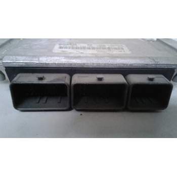 Recambio de centralita motor uce para renault trafic combi (ab 4.01) referencia OEM IAM 0281010632 8200051608 8200204836