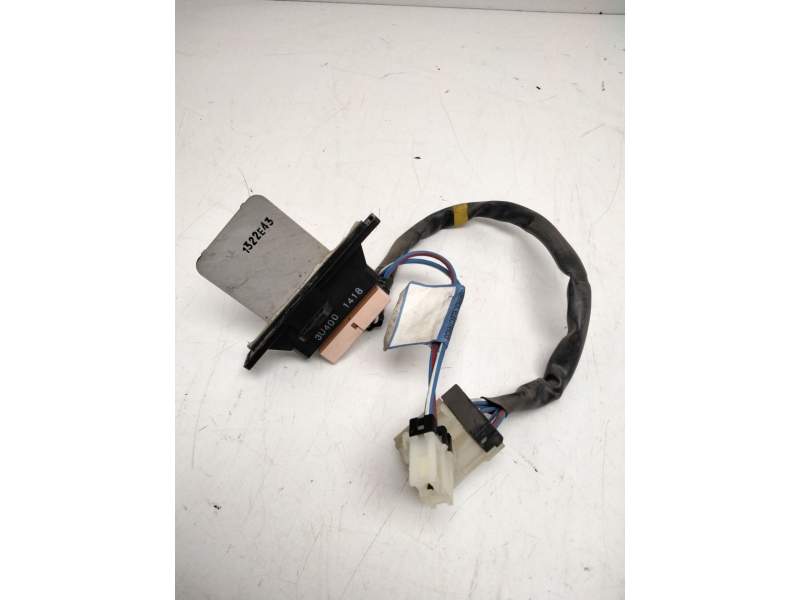 Recambio de resistencia calefaccion para nissan terrano ii (r20) 3.0 di 4wd referencia OEM IAM 3U4001418  