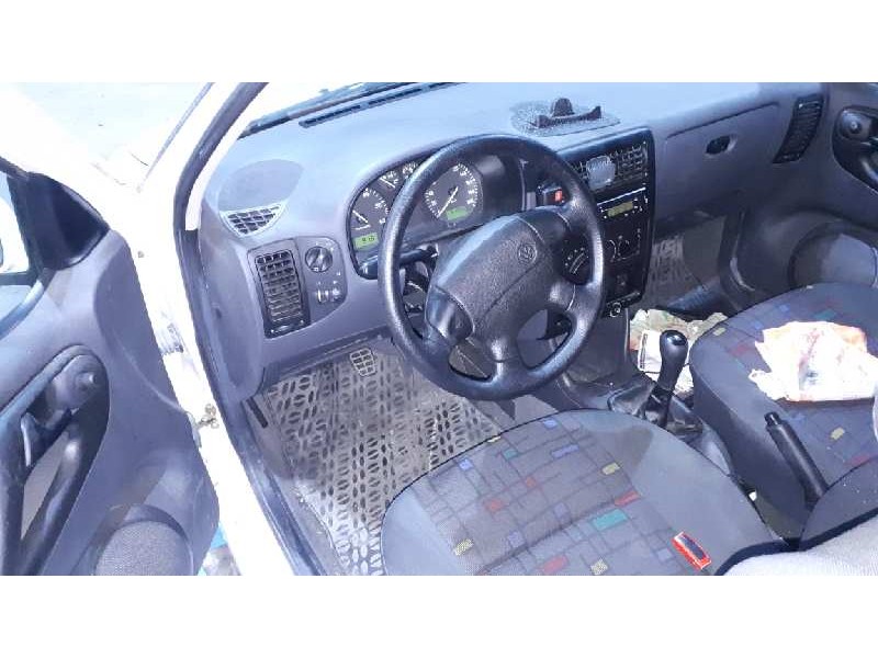 volkswagen polo berlina (6n1) del año 1998