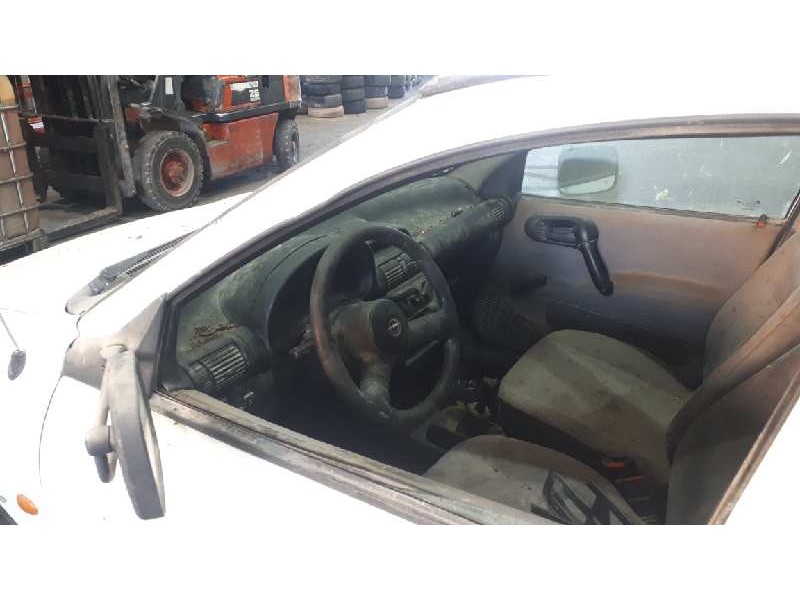 opel combo (corsa b) del año 2000